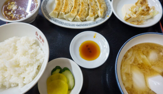 【おすすめ】餃子定食半盛＋とん汁960円